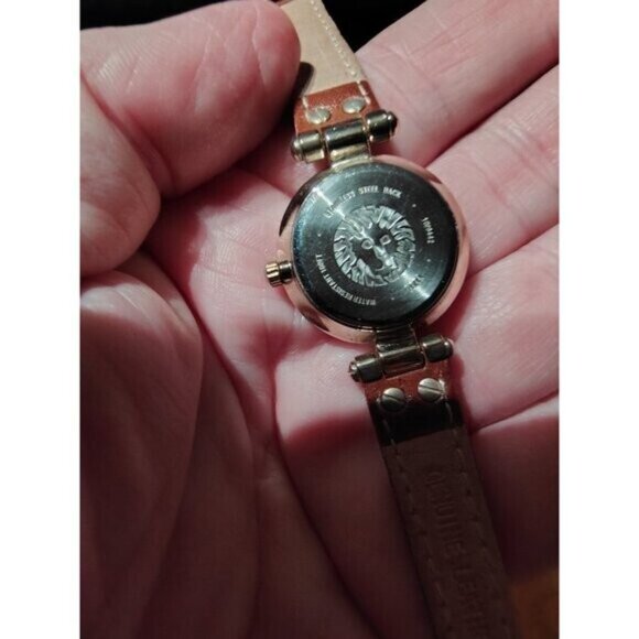 Anne Klein ladies watch. .New Battery JUST installed - Picture 9 of 10